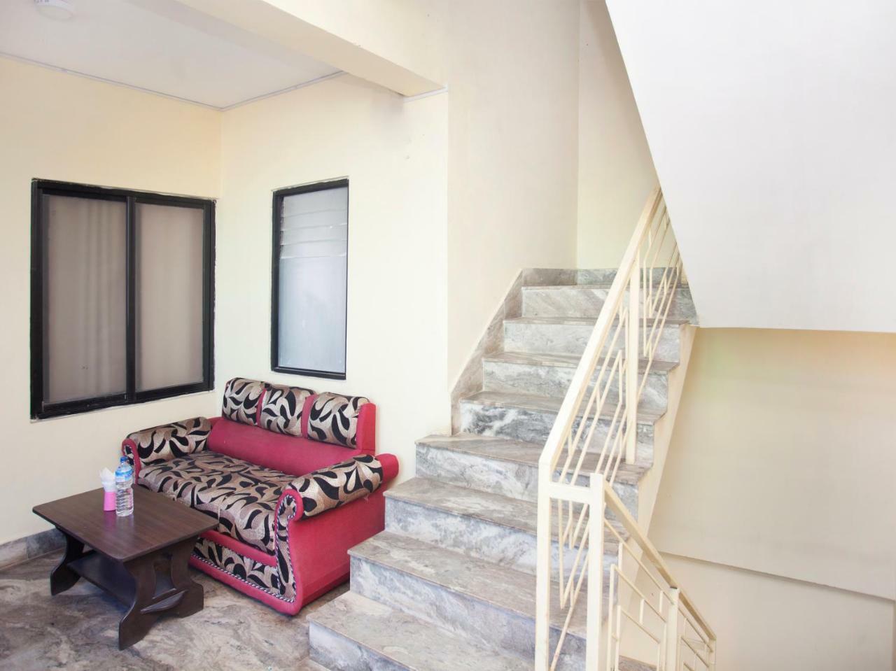Oyo 341 Hotel Kusum Kohinoore Tokha Экстерьер фото