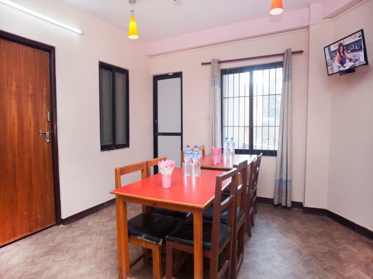 Oyo 341 Hotel Kusum Kohinoore Tokha Экстерьер фото