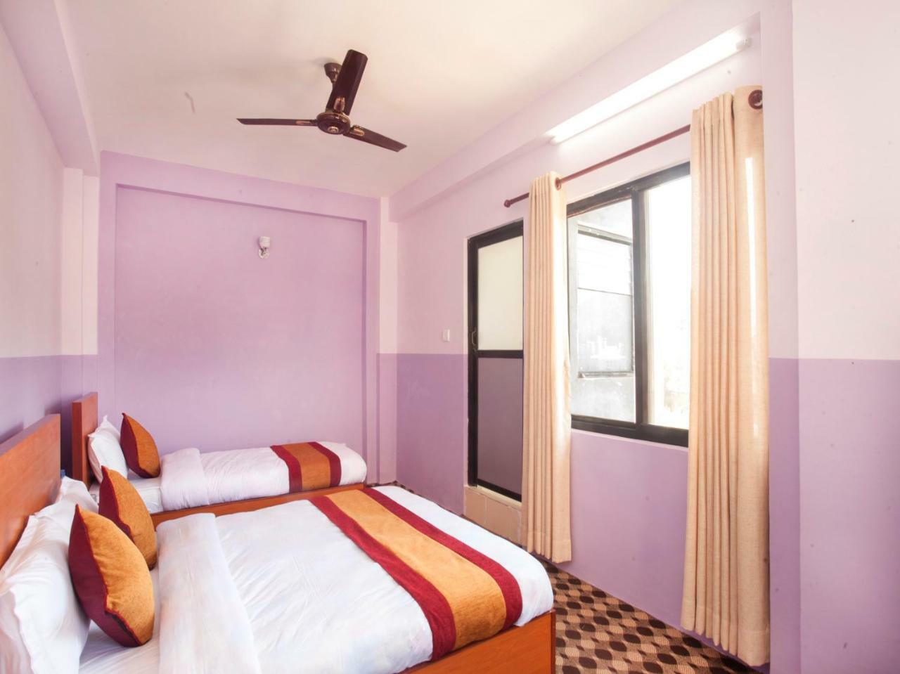 Oyo 341 Hotel Kusum Kohinoore Tokha Экстерьер фото